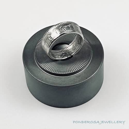 Coin Ring - Nepal (50 Paisa - 1971)