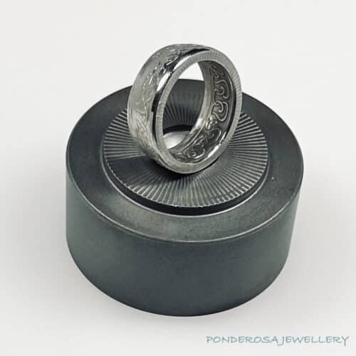 Coin Ring - Suriname (250 Cents - 1989)